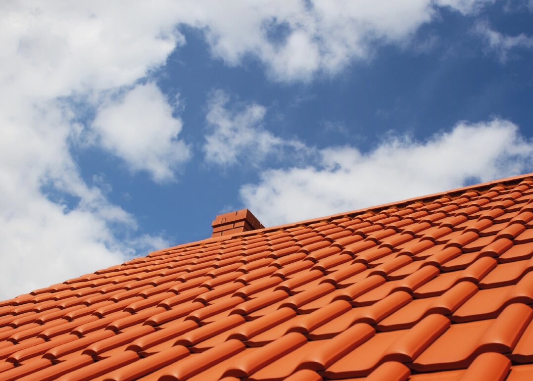 SYM-Dach-Ziegel-StockImage-2026.jpg