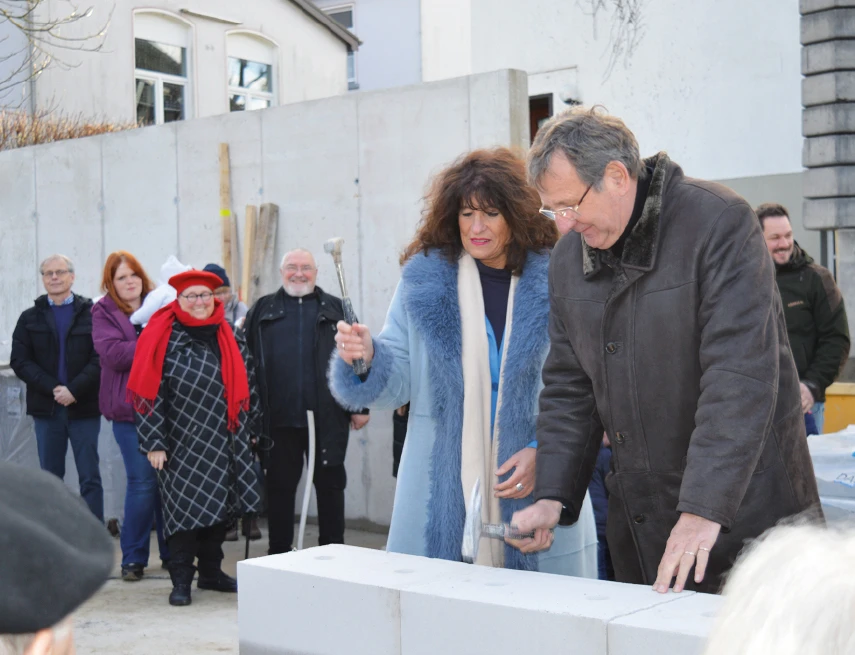 Sabine Noll und Werner Nafe bei der Grundsteinlegung der Kita Herzkamp.