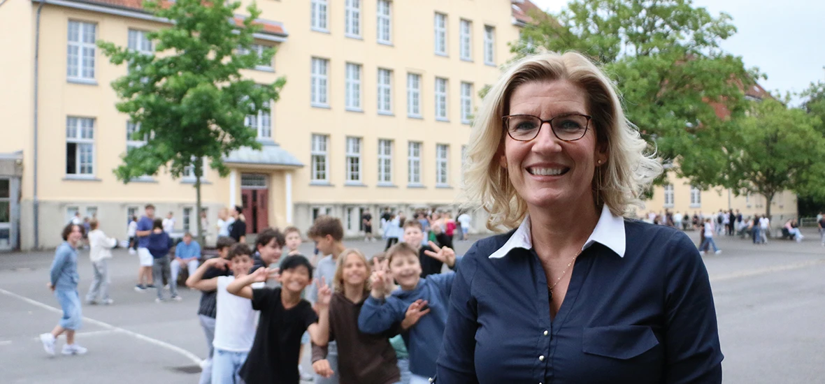 Tabea Goering auf Schulhof
