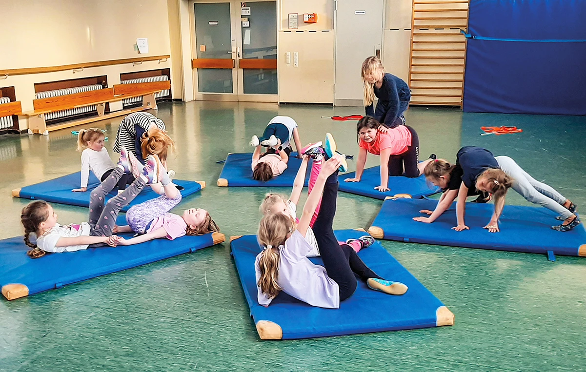 Kinder turnen