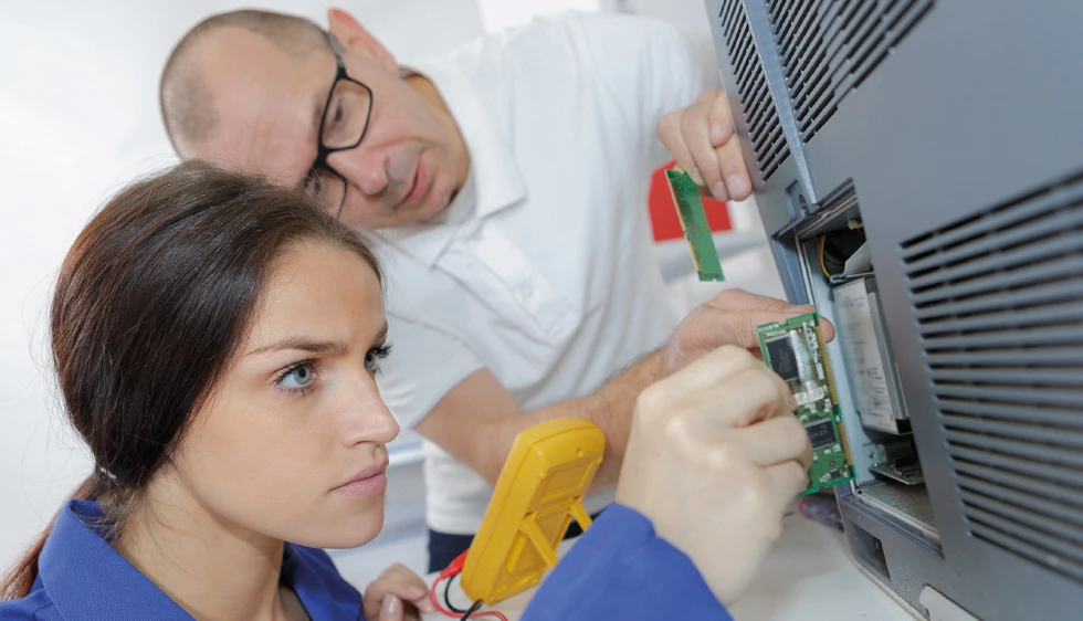 Ausbildung an Fernseher