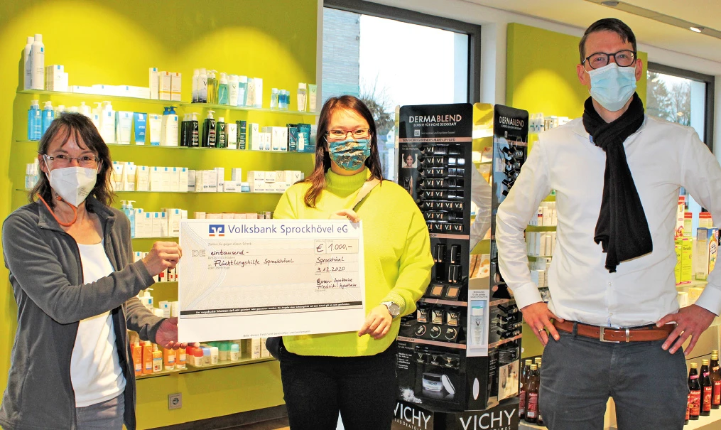 Spendenübergabe für Flüchtlingshilfe