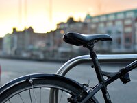 SON-BRN-Fahrrad-alejandro-lopez-unsplash.jpg