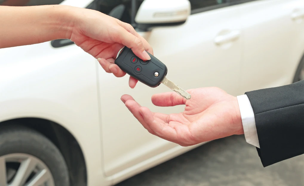 Autoschlüssel-Übergabe