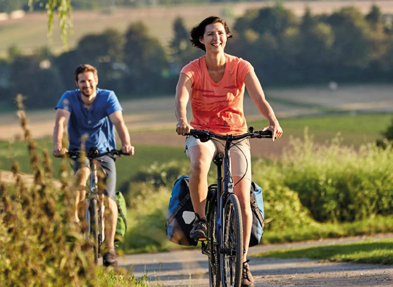 Fahrradfahrer in Natur