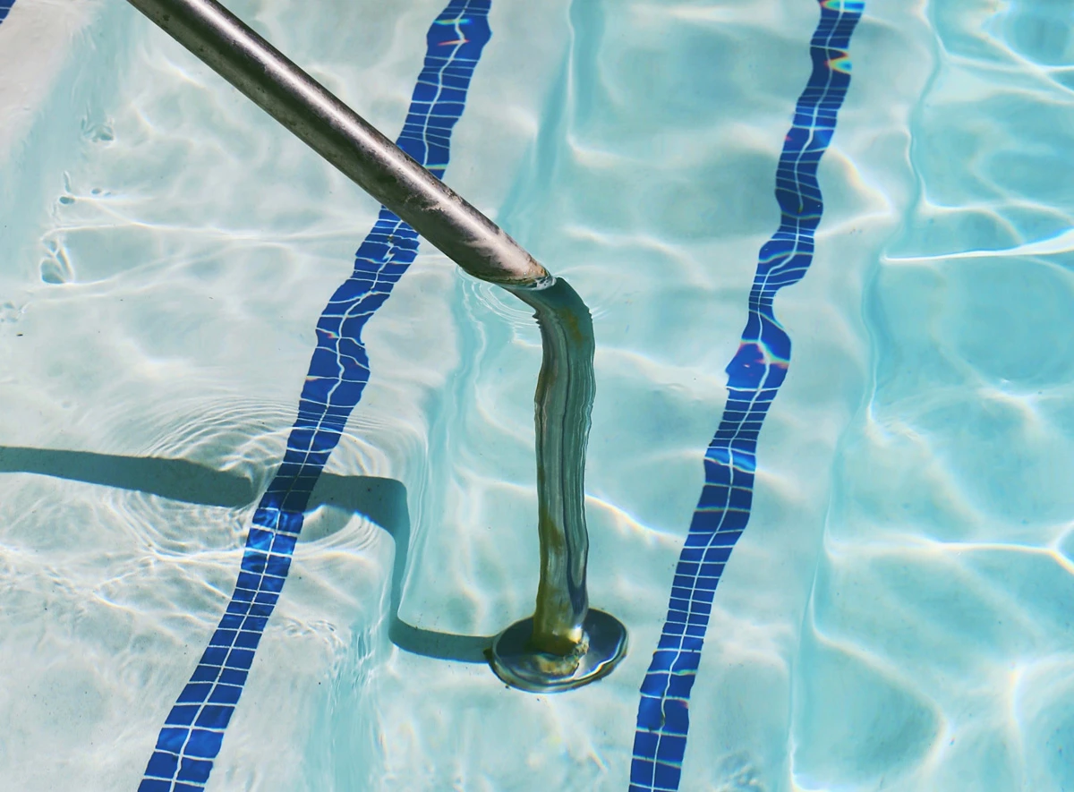 Schwimmbecken