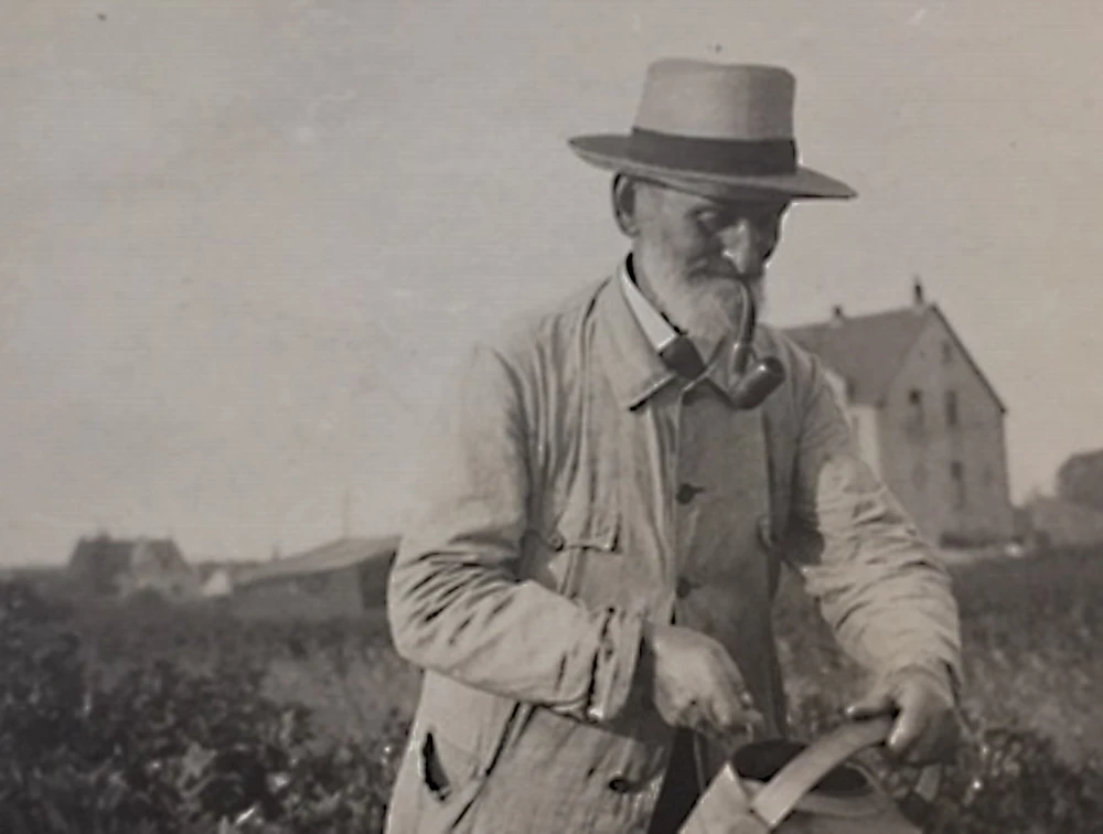 Nathan Cahn ins einem Garten an der Bruchstraße in Hattingen