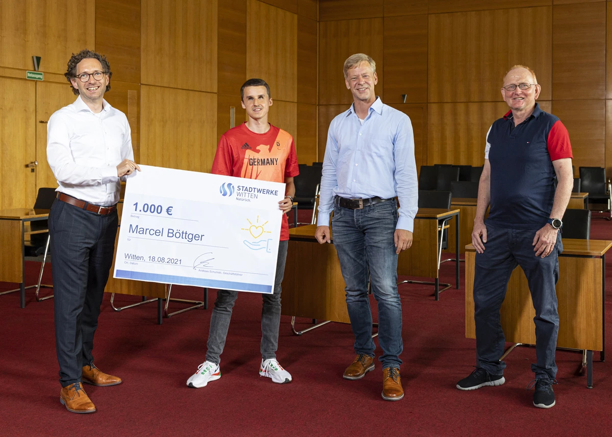 Mathias Kukla (Stadtwerke Witten), Marcel Böttger, Lars König (Bürgermeister der Stadt Witten), Matthias Kiehm (Stadtsportverband)