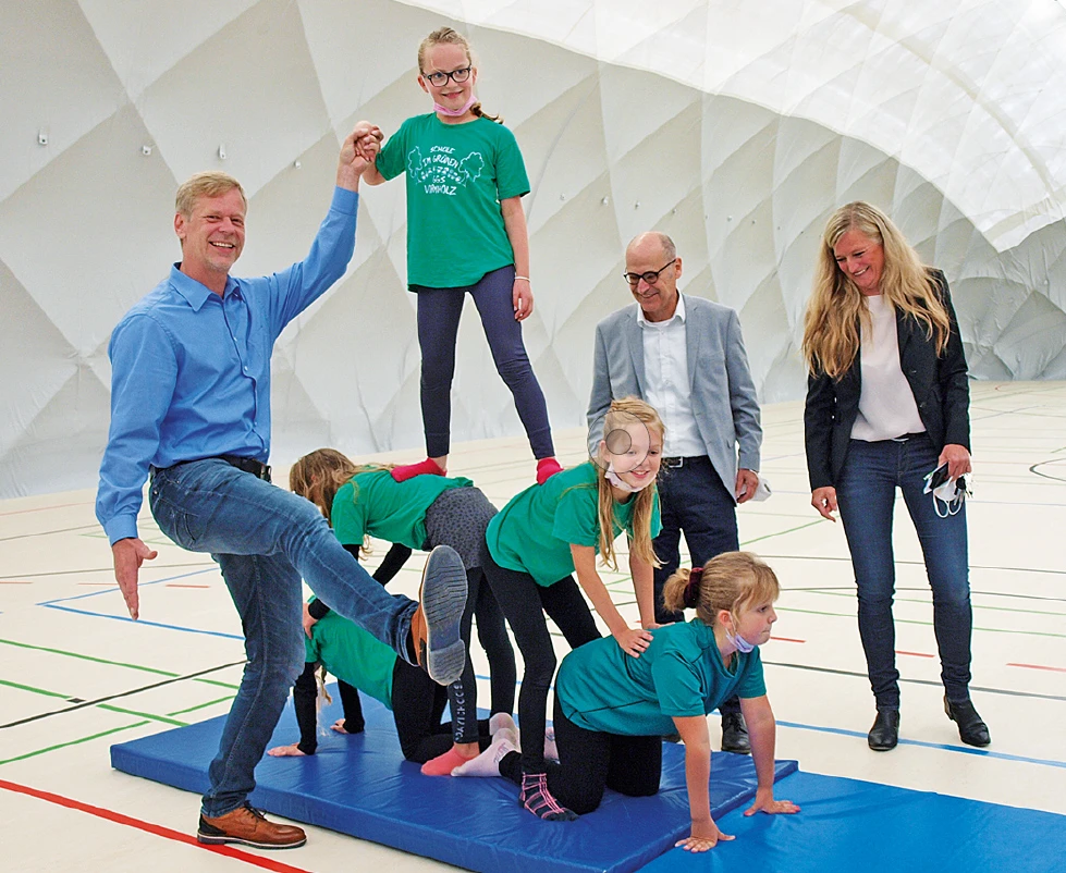 Bürgermeister Lars König, Stadtbaurat Stefan Rommelfänger und Marika Eßer vom Gebäudemanagement der Stadt Witten
