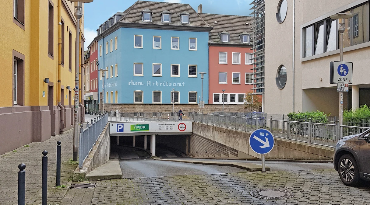 Tiefgarage bei Galeria-Kaufhof-Immobilie