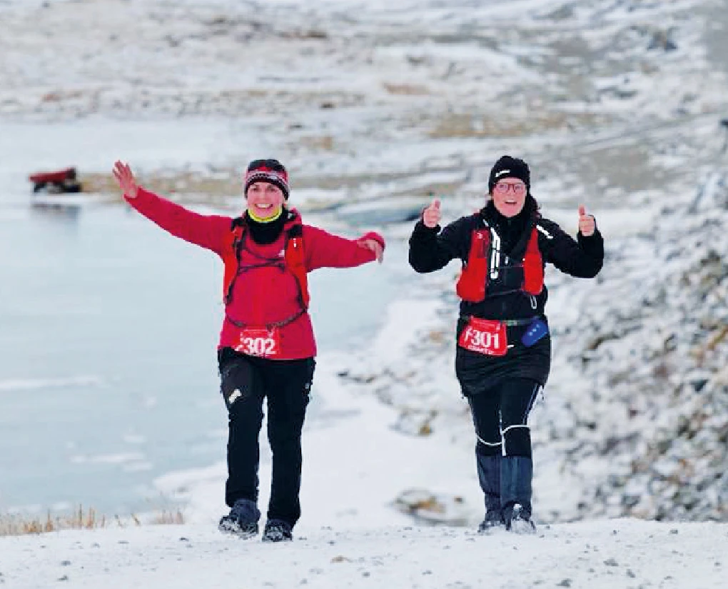 Jola Lorenz (li.) und Andrea Gelfarth (re.) starteten beim Grönland-Halbmarathon