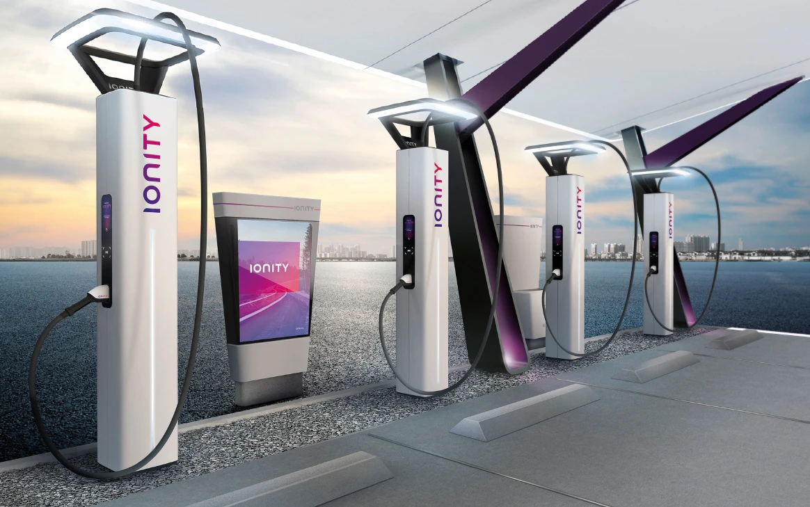 Ionity-Schnellladesäulen