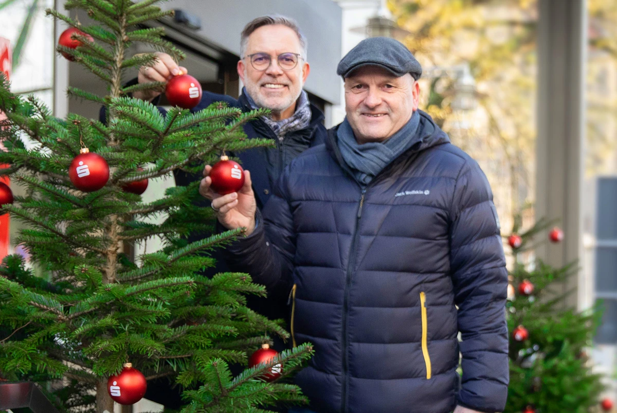 Udo Schnieders, Marketingleiter der Sparkasse Hattingen, und Georg Hartmann, Geschäftsführer von Hattingen Marketing