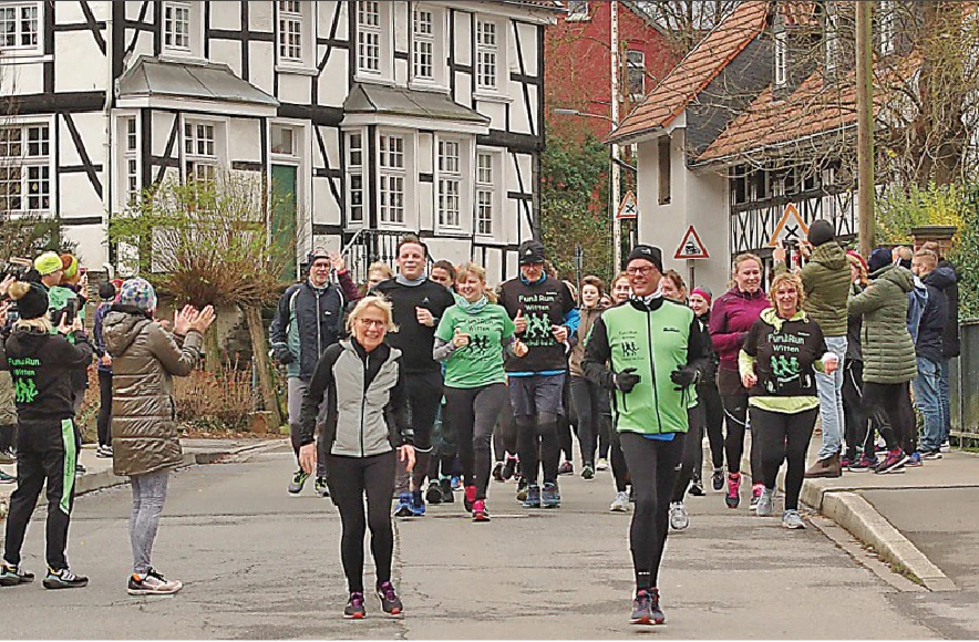 Anfänger-Laufgruppe finishen erste Seerunde