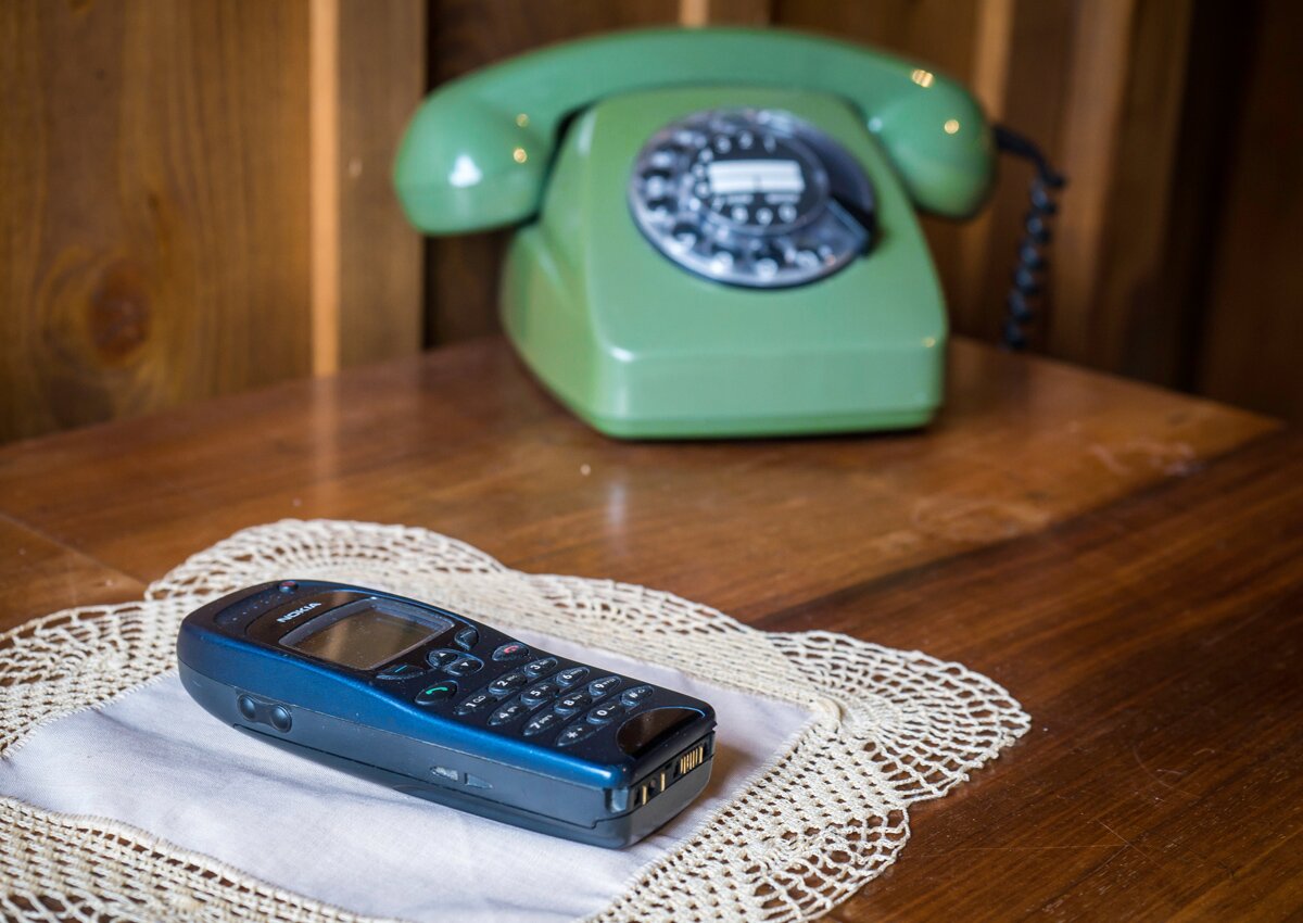 SON-BRN-Telefon-hansjorg-keller-unsplash.jpg