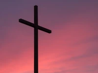 Kreuz im Abendrot