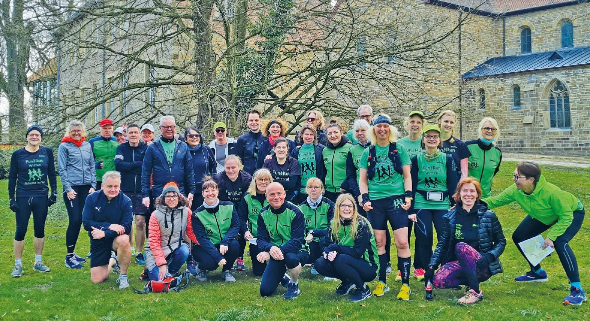 FunVorRun-Läufer/innen vor Schloss Cappenberg