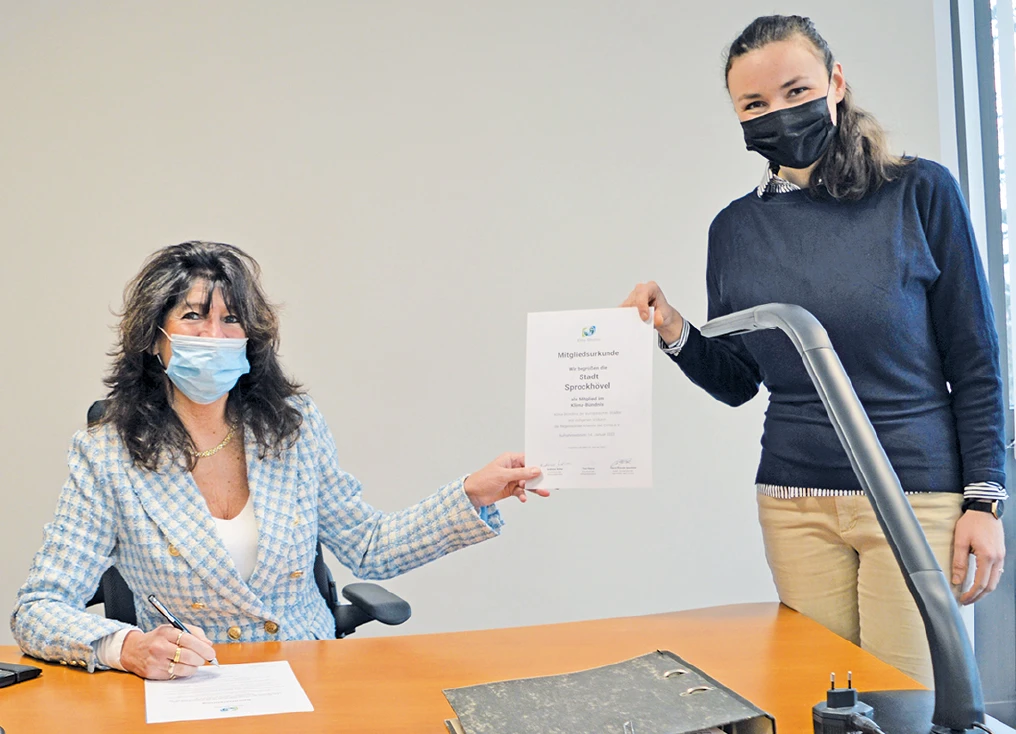 Sabine Noll (Bürgermeisterin) und Ioanna Schmidt-Ioannidou (Klimaschutzmanagerin)