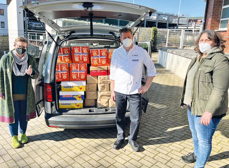 Lebensmittelspende an Gesellschaft Bochum-Donezk