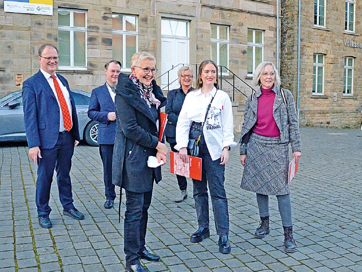 Kunstpreis 2021 – Gruppenbild der Preisträgerinnen