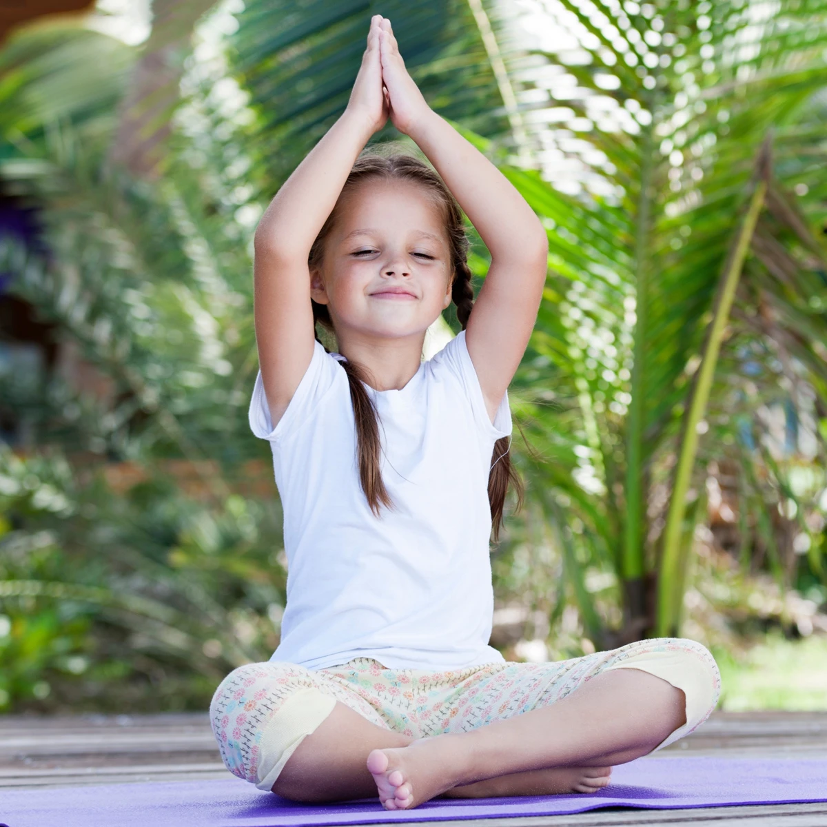 Kind beim Yoga