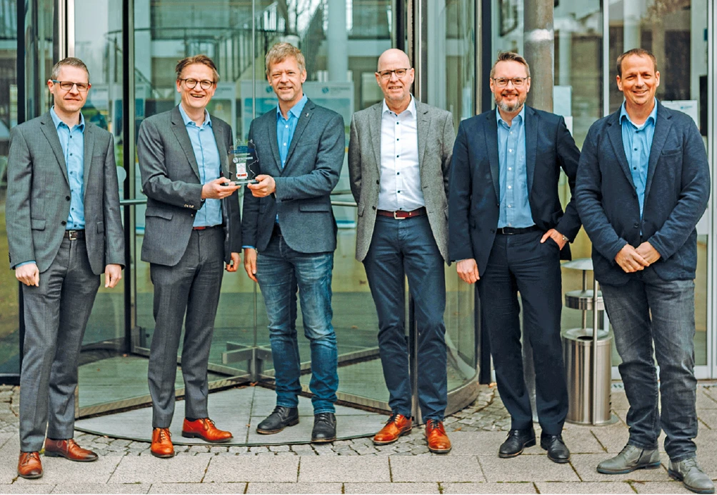 Christian Potthoff (Hauptabteilungsleiter kaufmännische Verwaltung), Andreas Schumski (Geschäftsführer), Lars König (Bürgermeister der Stadt Witten und Aufsichtsratsvorsitzender der Stadtwerke), Rainer Altenberend (Hauptabteilungsleiter Technik), Markus B