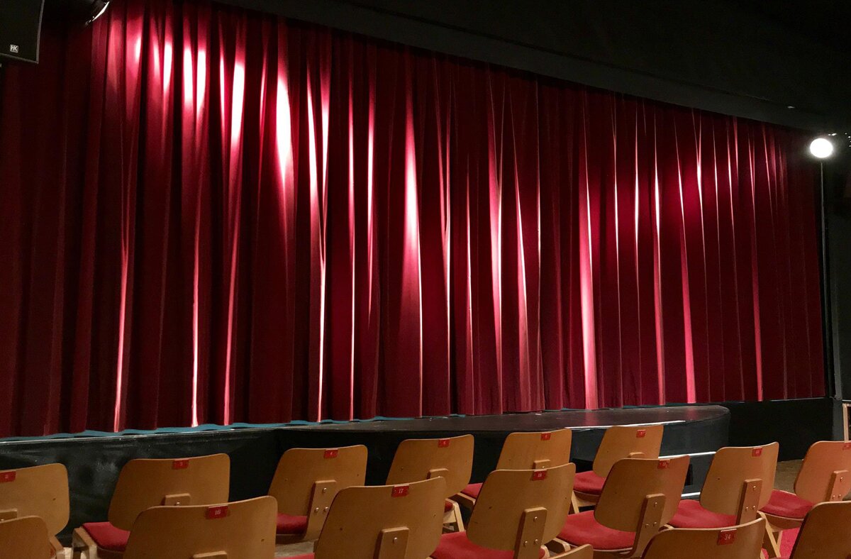 SON-SYM-Theater-Auditorium-Pixabay.jpg