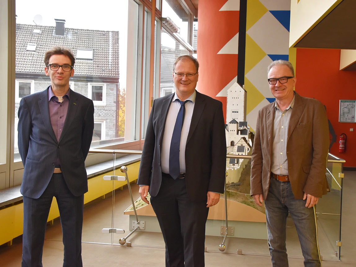 Chefredakteur Georg Rose, Landrat Olaf Schade, VG-Vorstandsmitglied Jörg Prostka