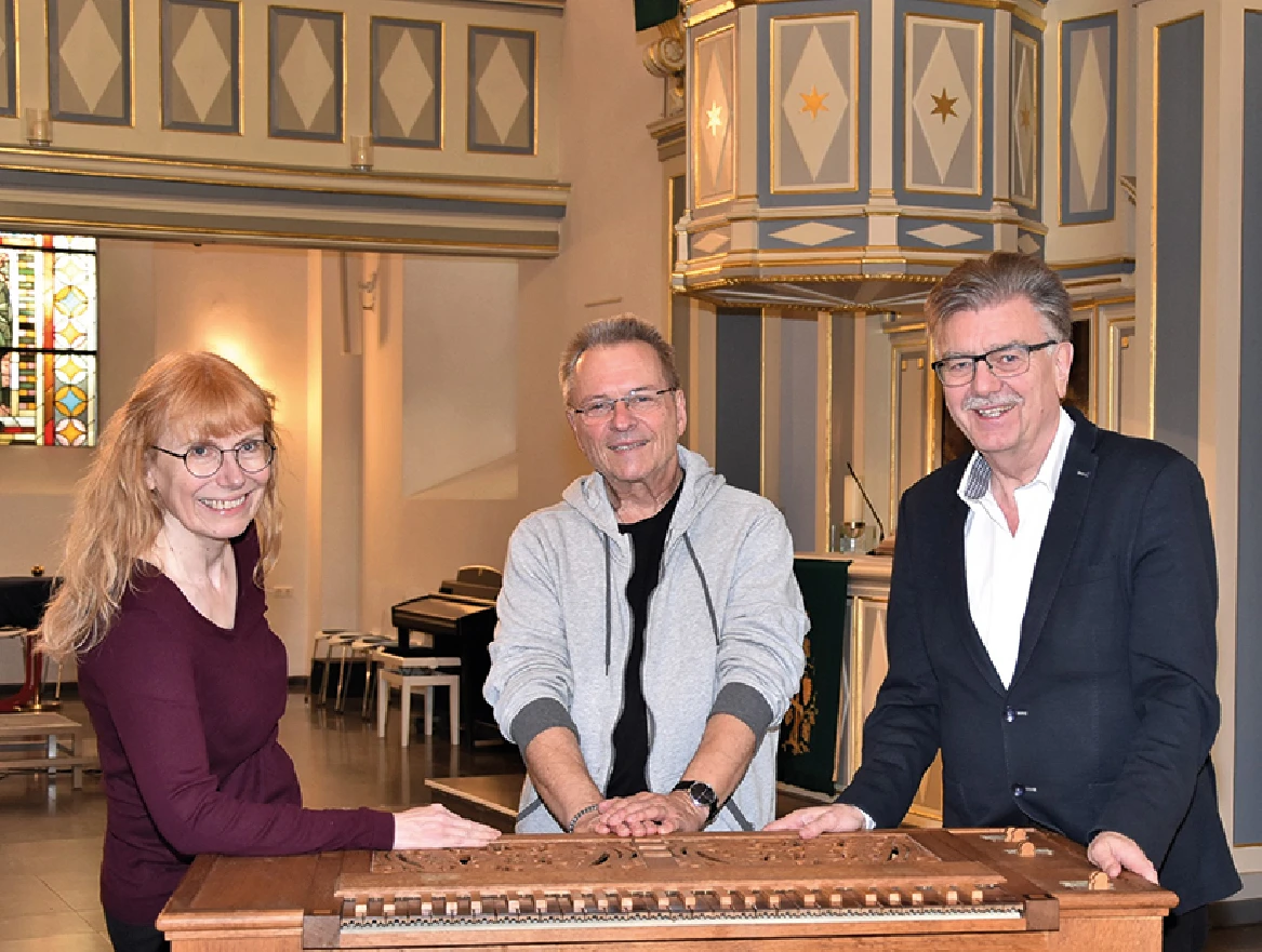 Organistin Maria Cristina Witte, Dirigent der beiden Kammer-Ensembles Collegium vocale Bochum und Collegium instrumentale Bochum Hans Jakulsky und Pfarrer Dr. Udo Polenske