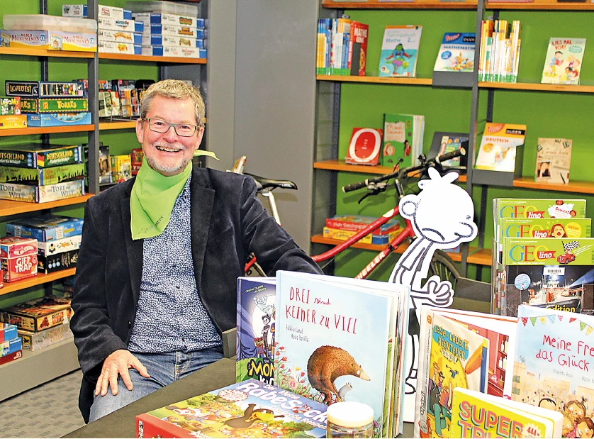 Bernd Jeucken in der Hattinger Stadtbibliothek