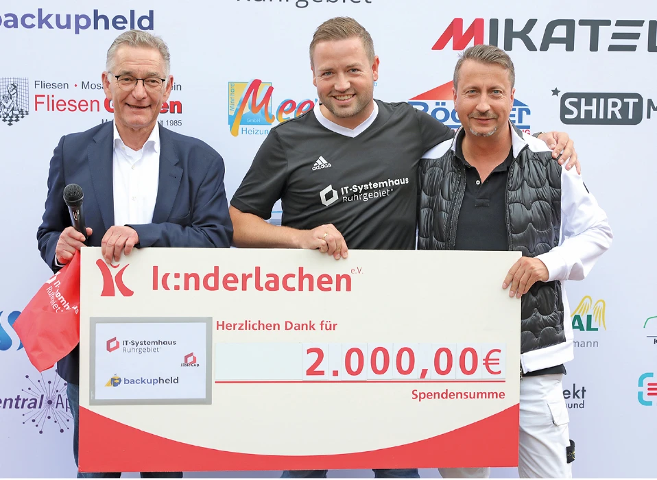 Hartmut Ziebs (Stadt Witten), Nils Kathagen (ITSR) und Jörg Drews (Kinderlachen E.V.)