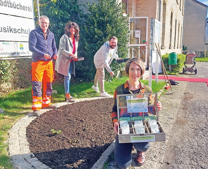 Gruppenbild beim Säen