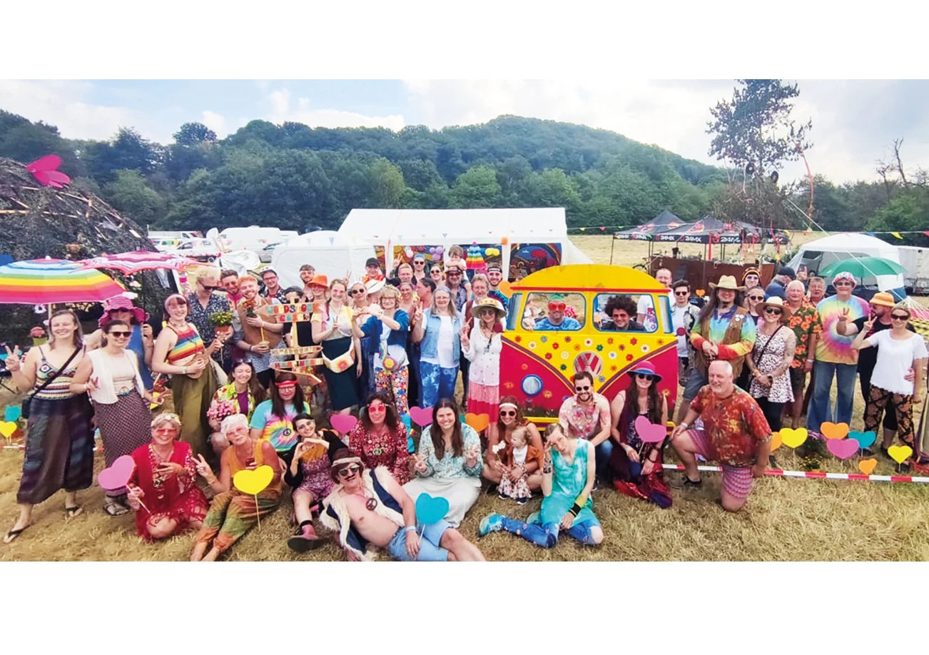 Gruppenbild Hippie-Lager