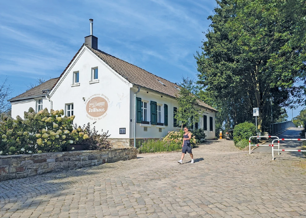 „Zollhaus“ an der Lakebrücke