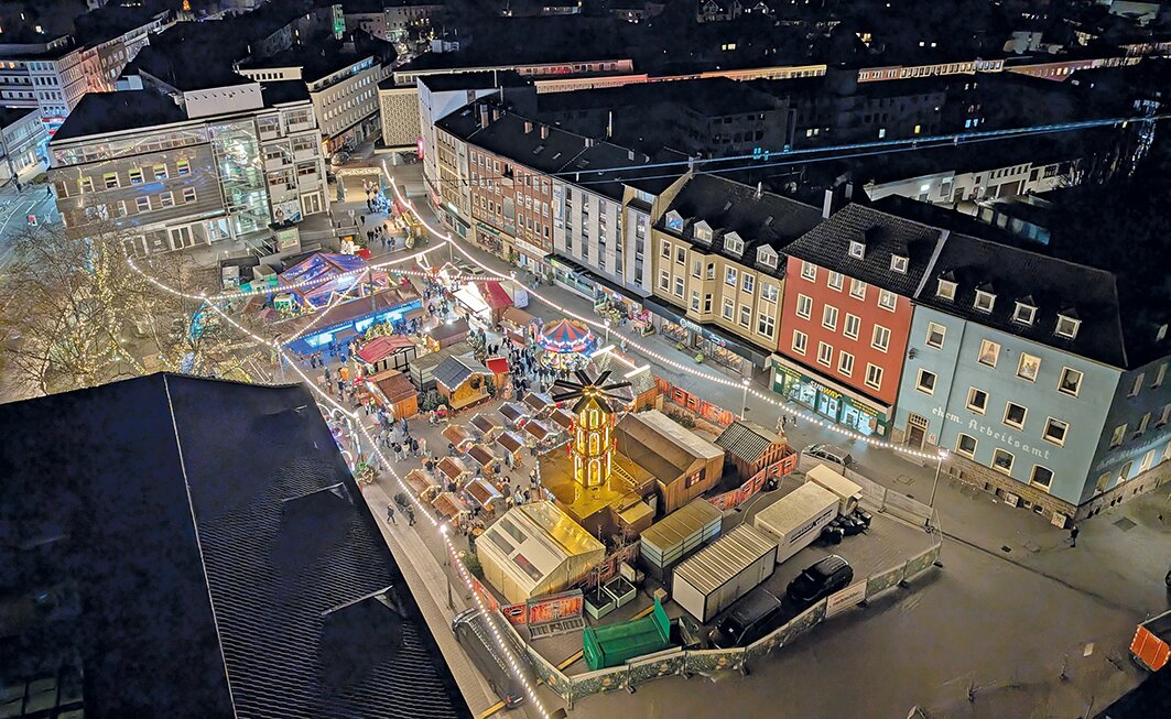 WIT-Blick-auf-Weihnachtsmarkt-2024-2025.jpg