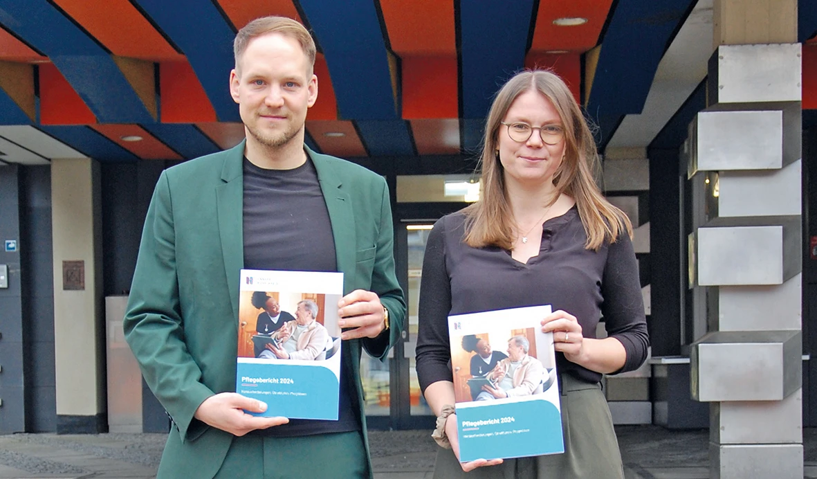 Abteilungsleiter Joel Stieglitz und Kathrin Schmüdderich